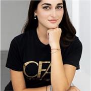 Insegnante diplomata presso l’Accademia del Teatro alla Scala offre lezioni di danza classica e pilates private o di gruppo online e in presenza