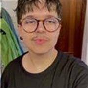 Joven titulado con B2 en inglés, experiencia enseñando a niños