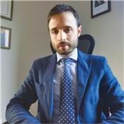 Sono un Giurista d'Impresa e della Pubblica Amministrazione, sono Direttore di un Ufficio Legale, opero in Enti del Terzo Settore, Pubbliche Amministrazioni e Organismi di Diritto Pubblico oltreché Aziende private. Offro lezioni di Diritto sia per student