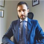 Sono un Giurista d'Impresa e della Pubblica Amministrazione, sono Direttore di un Ufficio Legale, opero in Enti del Terzo Settore, Pubbliche Amministrazioni e Organismi di Diritto Pubblico oltreché Aziende private. Offro lezioni di Diritto sia per student