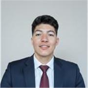 maestro de docencia de ingles impartiendo clases