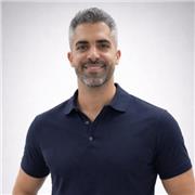 Economista con experiencia en comercio exterior y trayectoria docente en análisis económico‑financiero.