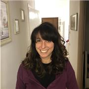 Laureata in lettere classiche e professoressa di scuola secondaria superiore dal 2017 impartisce ripetizioni private di italiano, anche per stranieri