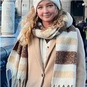 Persönlicher Nachhilfeunterricht online und in Berlin von Lehramtsstudentin Carina