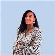 Soy Cristina tengo 23 años, estoy graduada en marketing y en un grado superior de programación. Doy clases particulares de mates