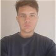 Estudiante avanzado de Economía y egresado de escuela con orientación en electromecánica y solida base de matemática