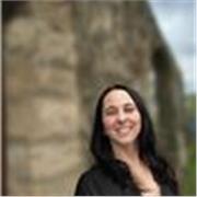 Profesora de Física, Química y Matemática