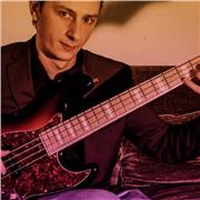 Lezioni di basso elettrico (dal 4 al 6 corde, con e senza tasti)