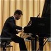 Laureato in Conservatorio offre lezioni di Pianoforte