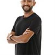 Profesor de entrenamiento personal, apto para todas las edades y niveles, con clases online o a domicilio en Madrid. 