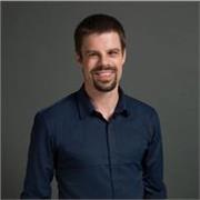 English Teacher with over ten years of experience, tefl certified and a masters degree in bilingual education 