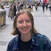 Profesora nativa de inglés con 3 años de experiencia, doy clases de conversación y de preparación de exámenes en forma online