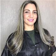 Profesora a niños y adultos