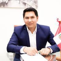 Profesor de diseño gráfico publicitario para jóvenes y adultos