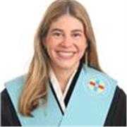 Profesora titulada en el Grado en Educación Primaria con mención en lengua inglesa y DECA (título para impartir clases de religión