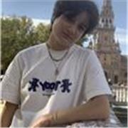 Neolaureata offre ripetizioni di quasi tutte le materie, in particolare inglese