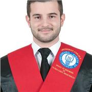 Graduado en el máster de Ingeniería Industrial. Con más de 9 años de experiencia dando clases dinámicas y efectivas a chicas y chicos