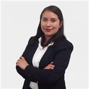 Mein Name ist Claudia Carbajal, ich komme aus Mexiko. Ich habe einen Bachelorabschluss in Betriebswirtschaft und drei Zertifizieru