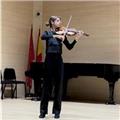 Graduada en grado profesional en el conservatorio adolfo salazar de violín. me encanta introducir a la gente en la música :)