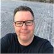 Profesor titulada con mas de 30 años de experiencia.