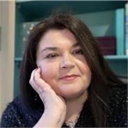 Scrittrice laureata in lingue si propone per lezioni di italiano, spagnolo, aiuto compiti e scrittura creativa
