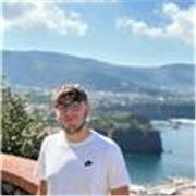 Frequentante di un istituto tecnico informatico offre ripetizioni e aiuto compiti