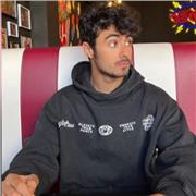 Profesor titulado en Biología, Máster de Conservación de Especies y restauración de ecosistemas, y máster en profesorado.