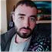 Profesor licenciado en filosofía con máster en formación del profesorado de secundaria y bachillerato. 