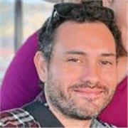 Ingeniero industrial y diseñador gráfico, con más de 15 años de trayectoria demostrables y tutor de física y tecnología