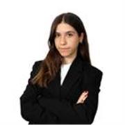 Studentessa laureata magistrale impartisce lezioni di inglese in presenza o online