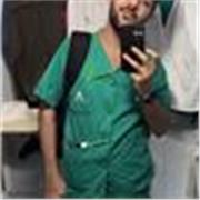Estudiante de enfermeria de cuarto curso con formación como auxiliar de enfermeria y técnico de laboratorio.
