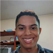 profesor de ciencias sociales imparte clases a niños, jovenes y adultos