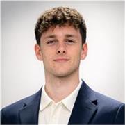 Allenatore sportivo online con esperienza offre lezioni personalizzate a distanza