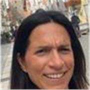 Laureata in chimica impartisce lezioni di matematica on line 