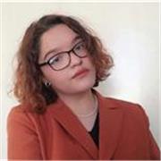 Maestra de apoyo escolar espacializada en diseño grafico, artes visuales y artes plasticas