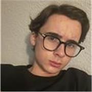 Erfahrener Nachhilfelehrer. In Mathe gibt’s Unterricht bis zur siebten Klasse