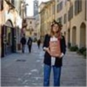 Archeologa e numismatica antica impartisce lezioni di italiano