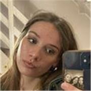 Camille, étudiante qui vous propose des cours de maths pour collège/lycée. Je peux également aider en physique chimie. 