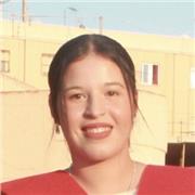 Soy integradora social y ahora estoy estudiando la carrera de e.social, se me da bien las mates, lengua… para primaria y la eso