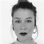 A día de hoy sigo estudiando y formándome en diferentes idiomas y aprendiendo. Tengo previa experiencia en enseñanza