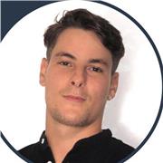 Licenciado en Periodismo con experiencia como redactor y copywriter. Puedo ayudarte a mejorar tu escritura y redacción 💪