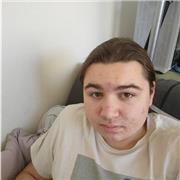 Je suis en L1 d'histoire et je cherche actuellement à apprendre pour me préparer au métier de professeur. Je suis de Strasbourg.