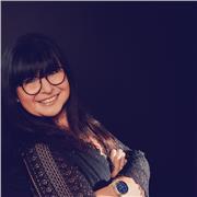 Ich bin Kristina und biete sowohl das Thema Führung als auch das Thema Kommunikation im Bereich Weiterbildung an.
