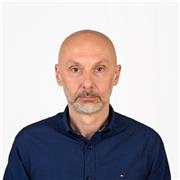 Fotografo professionista tiene lezioni di fotografia e Photoshop