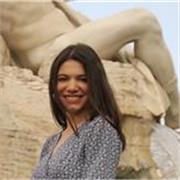 Studentessa universitaria offre ripetizioni di italiano