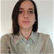 Offro lezioni online a bambini di scuola elementare e medie. 
Laureata all'Accademia di Belle Arti