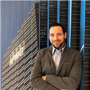 Ingeniero informático y arquitecto de software con más de 8 años de experiencia programando en diversos lenguajes.