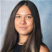 Nachhilfelehrer für Kinder, die Python, Java Script oder C lernen