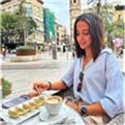 Profesora de idiomas ( Francés y Inglés) con 4 años de experiencia, una educadora apasionada y adaptable.  
