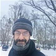 Je m'appelle Mohamed j'ai 52 ans j'ai un master en génie civil je peux donner des cours simplifiés en maths ou en physique.